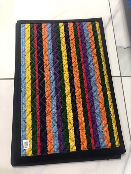 Tapis pour devant la porte et douche