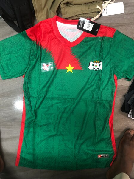 Maillot de football coloré