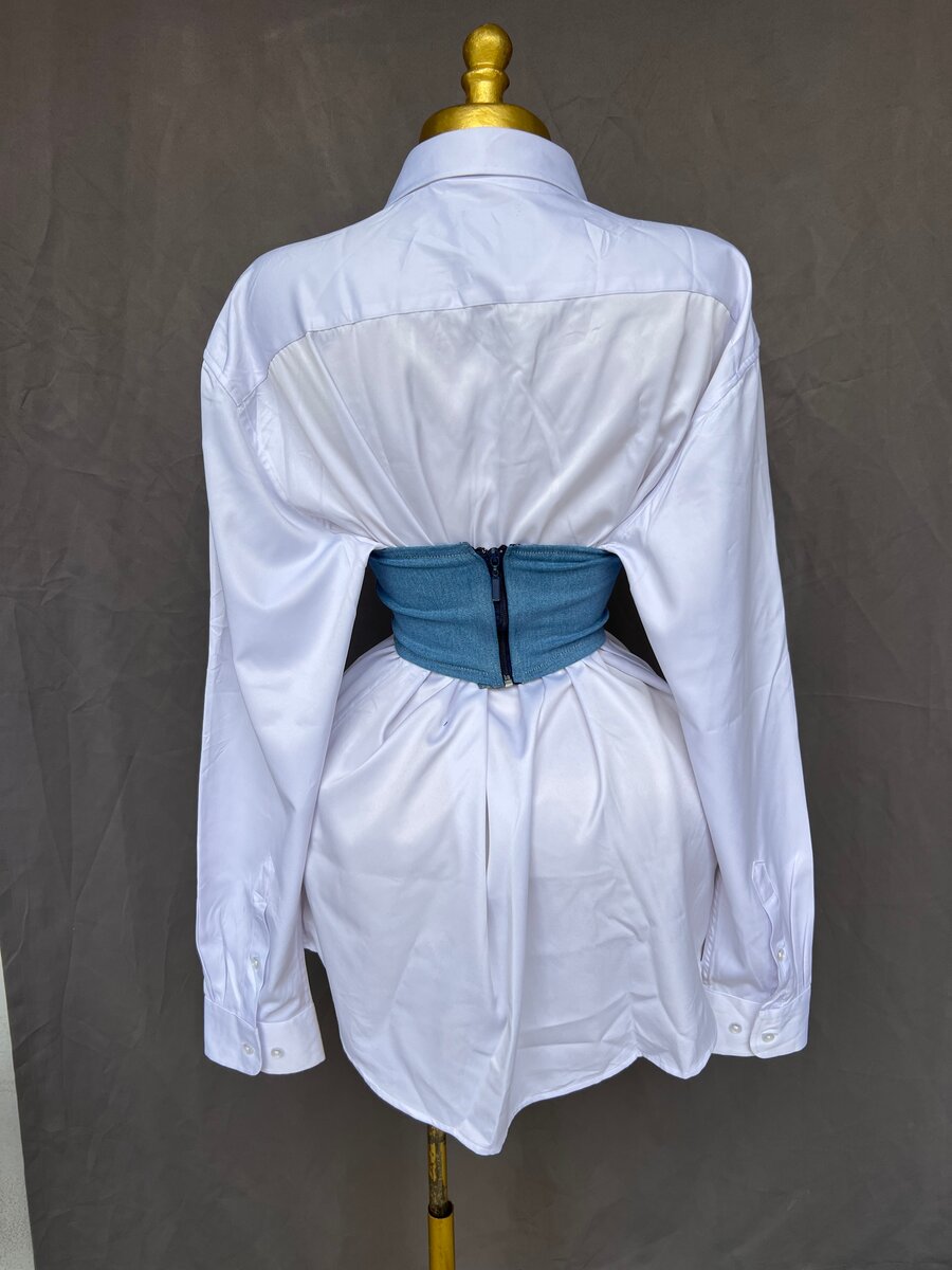 Chemise avec corset amovible