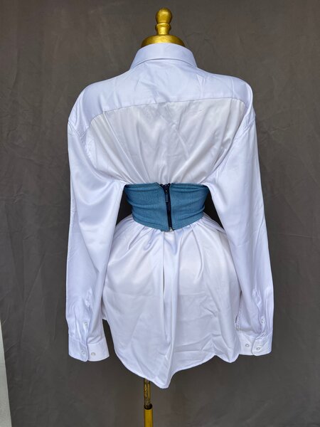 Chemise avec corset amovible