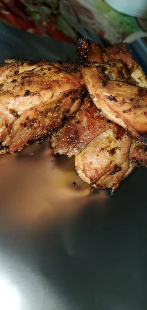 Poulet, Porc, Alloco, attieket