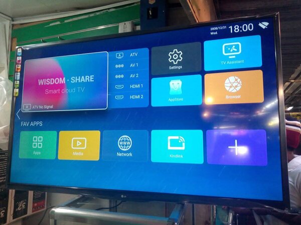 Tvs brand new smart Samsung