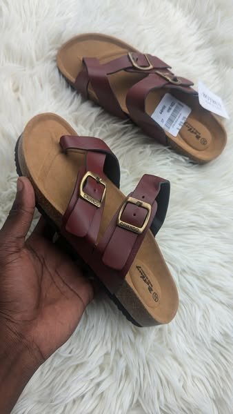 Ladies sandals 