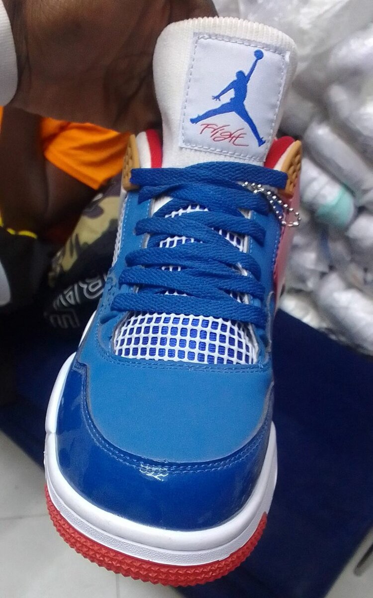 Nike Air Jordan 4 Retro