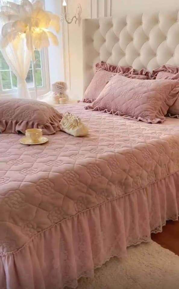 A set of beautiful bed linen pink
