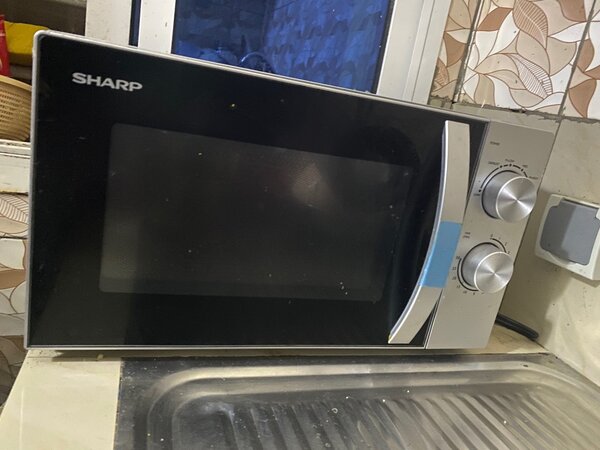 Micro-ondes Sharp moderne