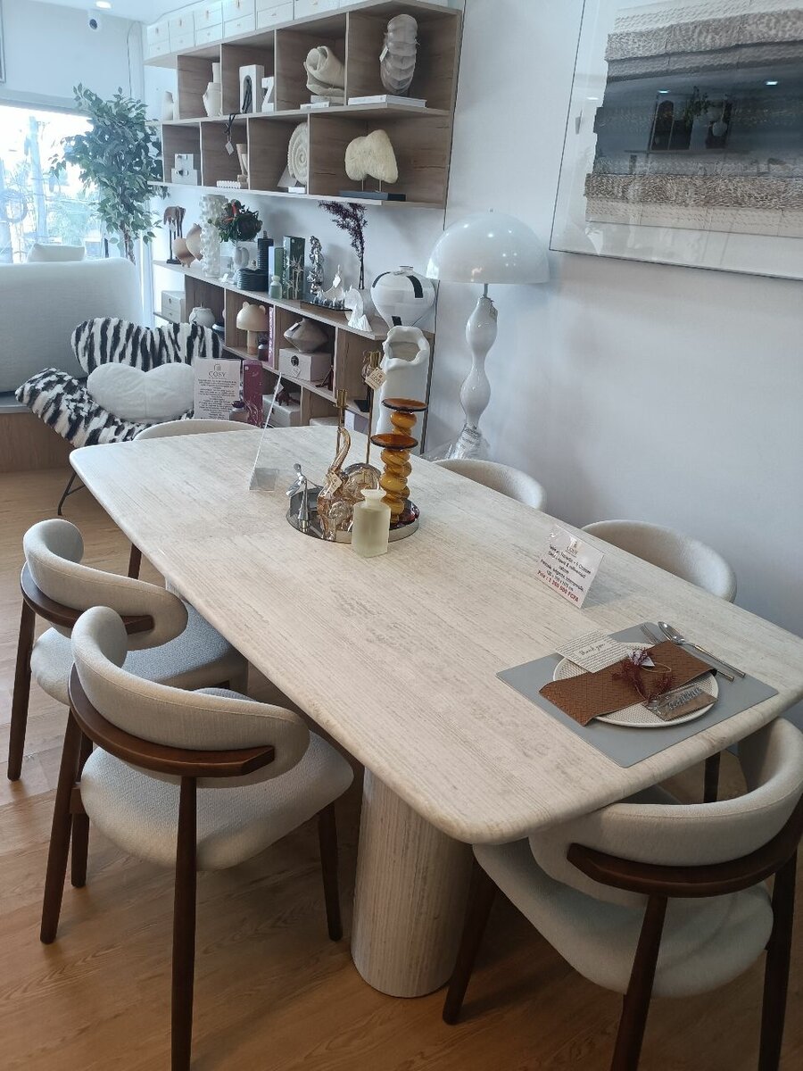 Table à manger moderne bois