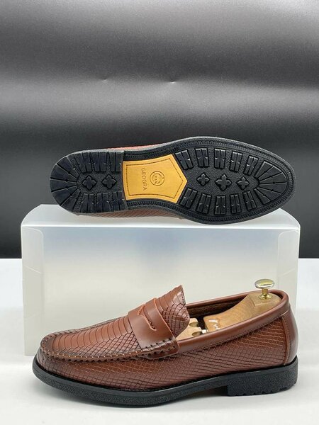 Soulier crocodile geogra