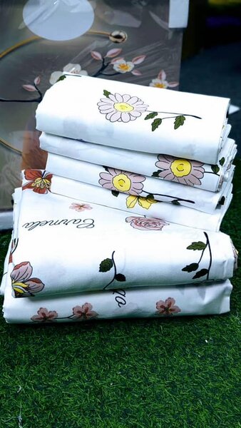  set includes 2 bedsheets and 4 pillowcases.