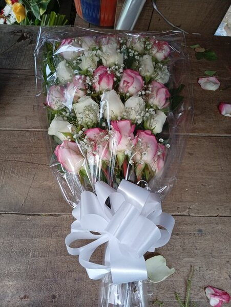 Bouquet de roses élégantes'.