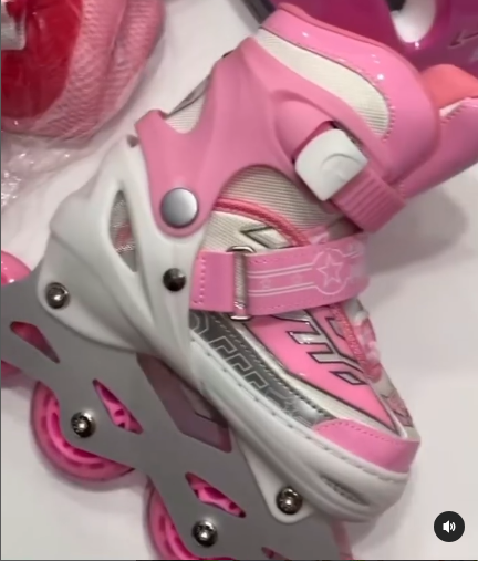 Коньки роликовые розовые