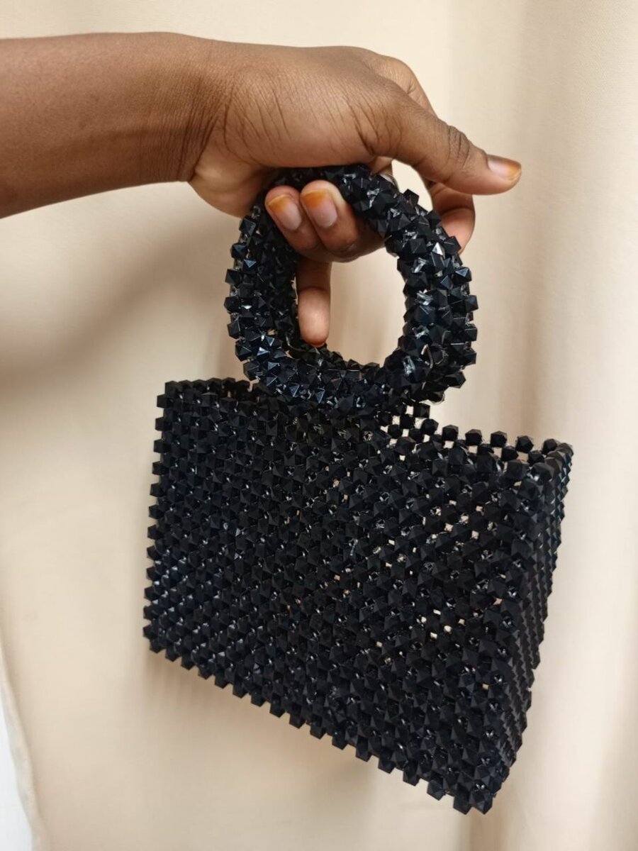 Sac à main perlé élégant