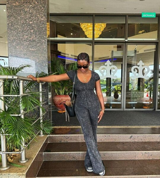 Combinaison élégante femme