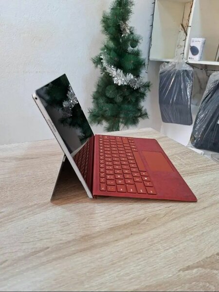 Microsoft Surface Pro 7 Rouge