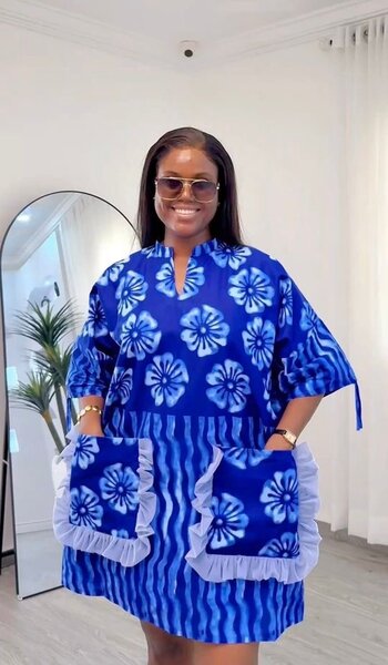 Robe bleue à fleurs pour femmes