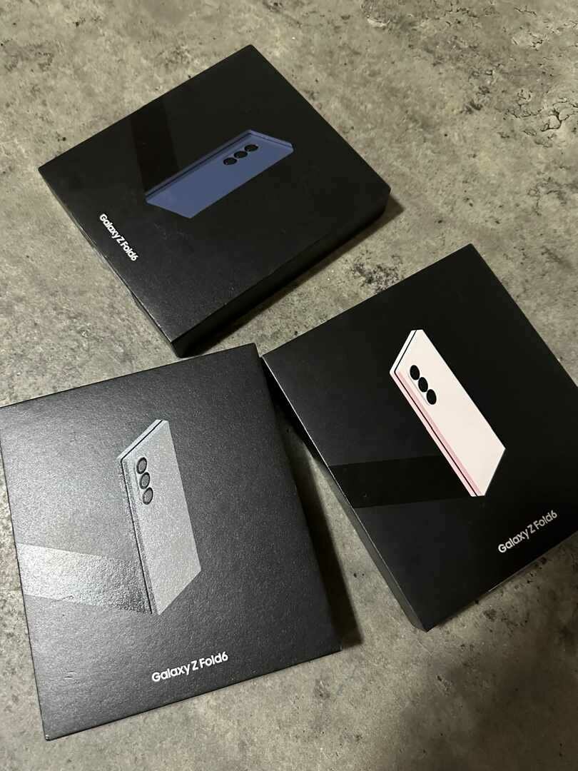 Samsung galaxy Fold available