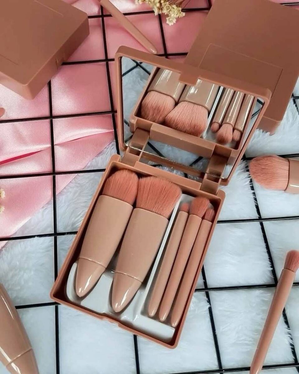 Mini Makeup Brush Set with Mirror