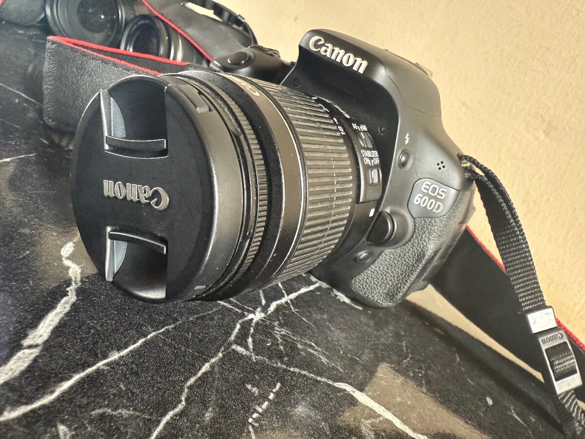 Appareil photo reflex Canon EOS 600D