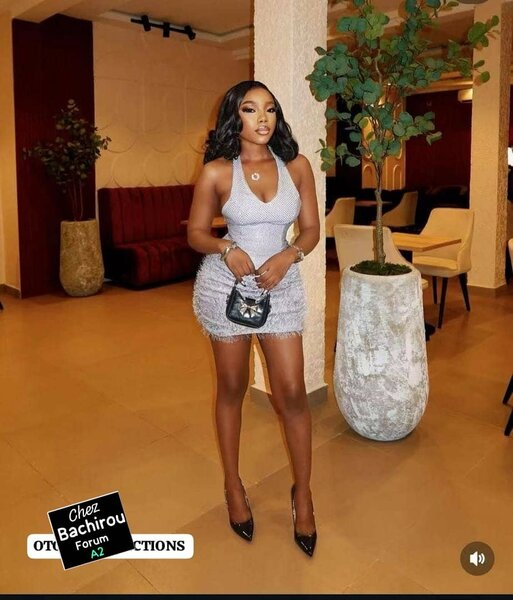 Robe moulante élégante femme