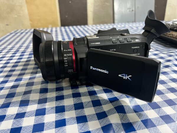 Caméra 4k panasonic X1500
