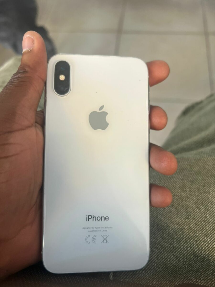iPhone X Argent 64 Go