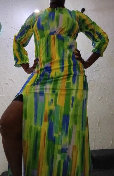 Robe longue colorée fendue