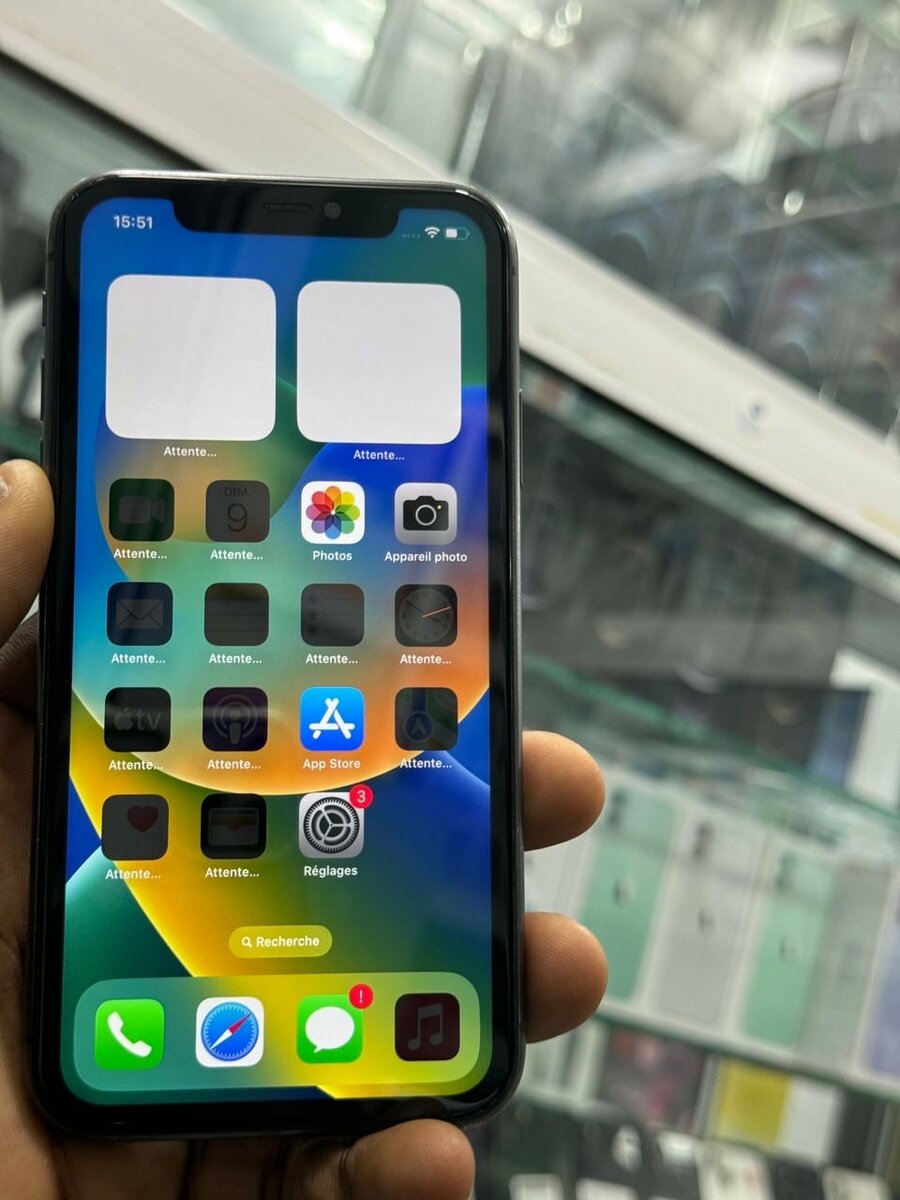 iPhone 11 64giga tout passe propre