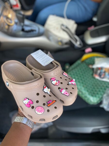 ICONIC CLASSIC CROCS