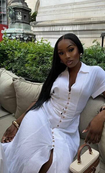 Robe d'été blanche élégante