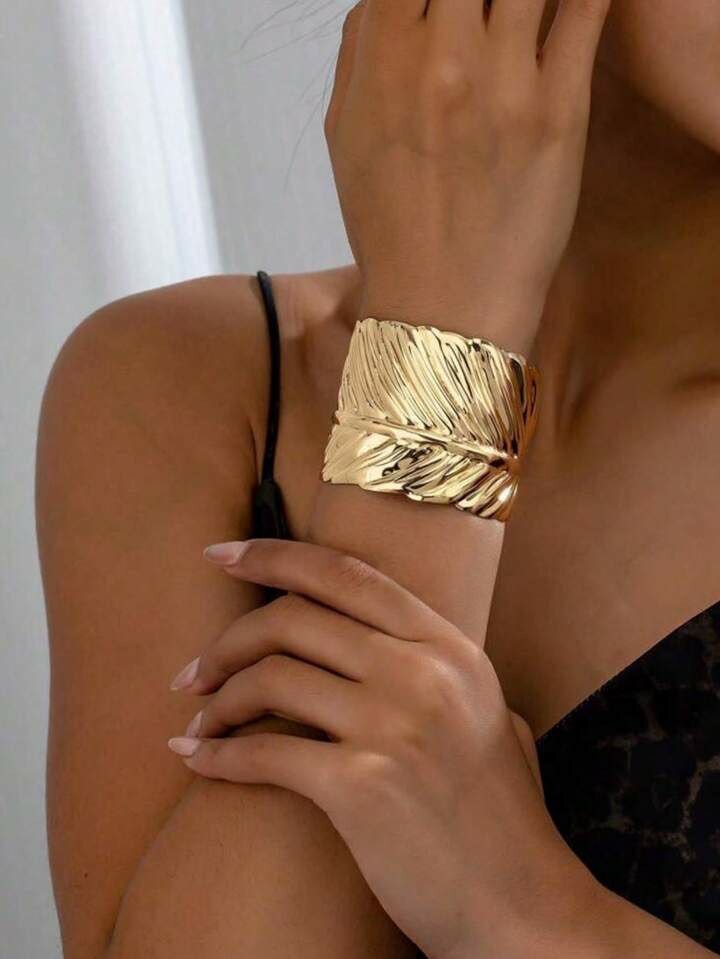 Bracelet manchette doré design