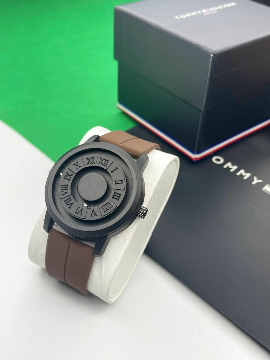 Montre foavec bracelet en cuir