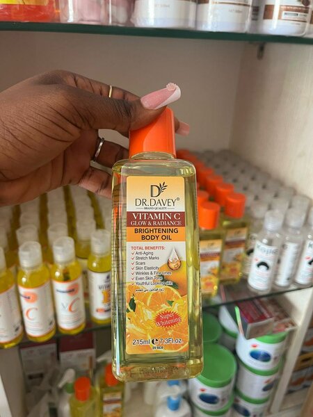 Brightening body oil