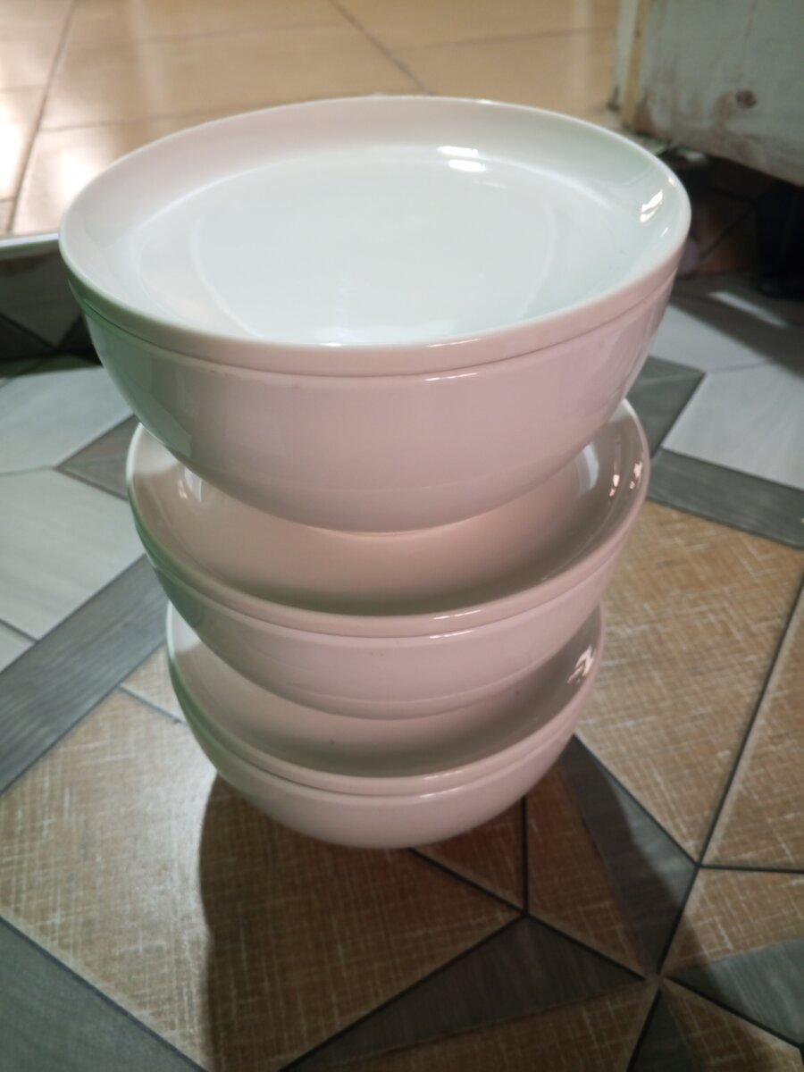 Ceramic Bowls with Lids