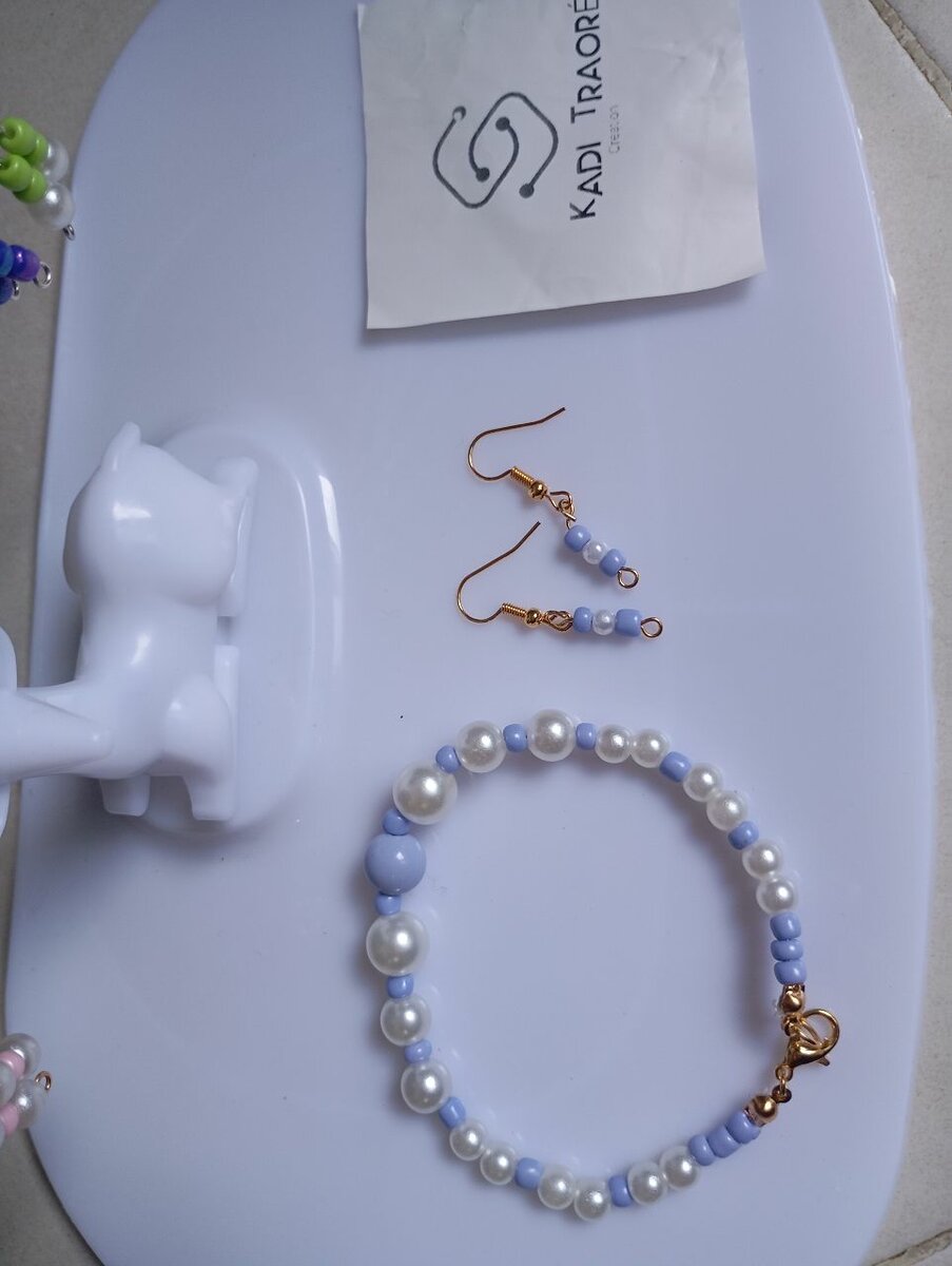 Bracelet +boucles offert