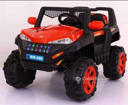 Voiture electrique rouge