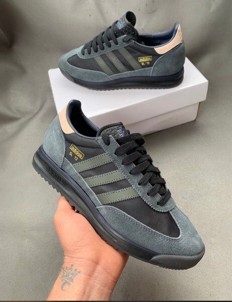 Chaussures sneakers grises homme