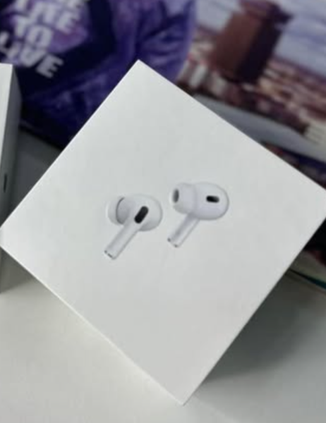 Apple AirPods Pro (2nd generation) with MagSafe Wireless Charging Case (USB-C) (Renewed)