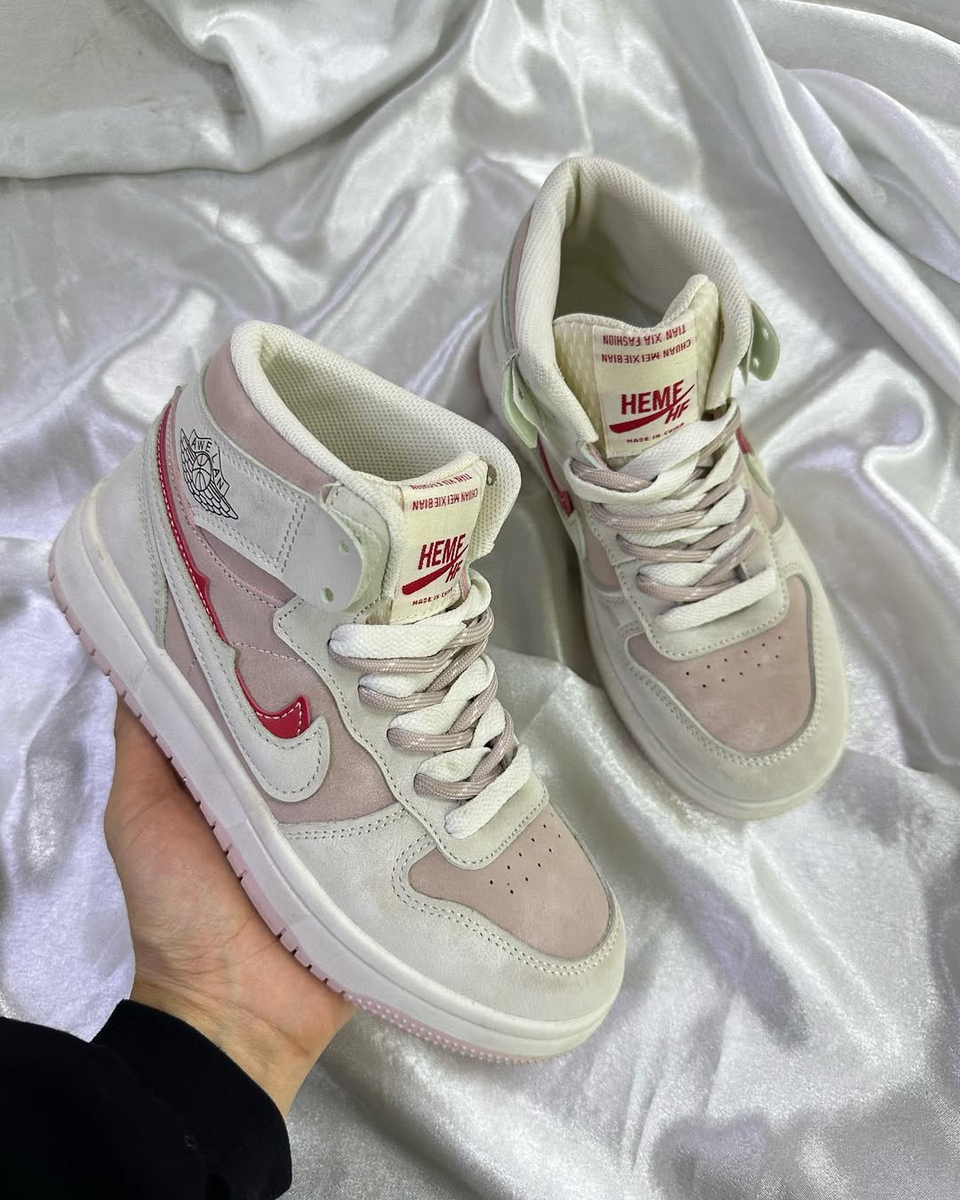 Кроссовки бело-розовые