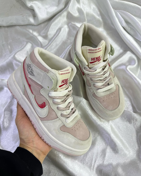 Кроссовки бело-розовые