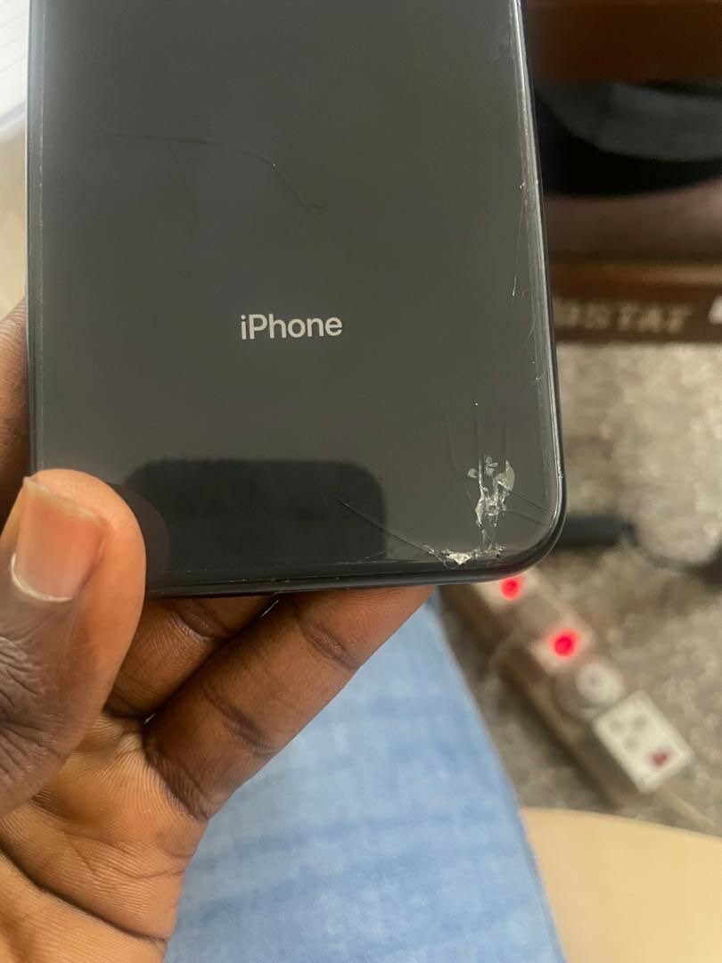 iPhone XR(64gig)BH80