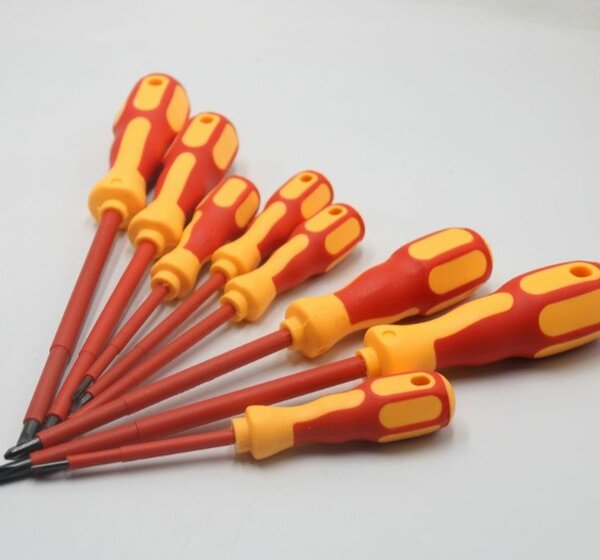 Ensemble de tournevis isolés