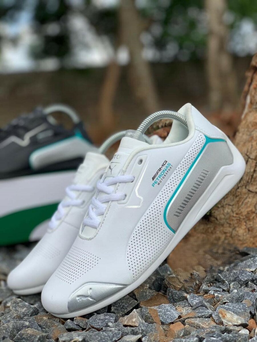 Baskets Puma couleur blanc