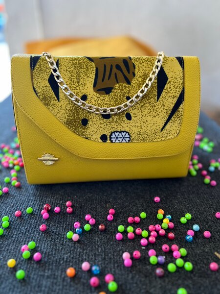 Sac à main élégant et coloré