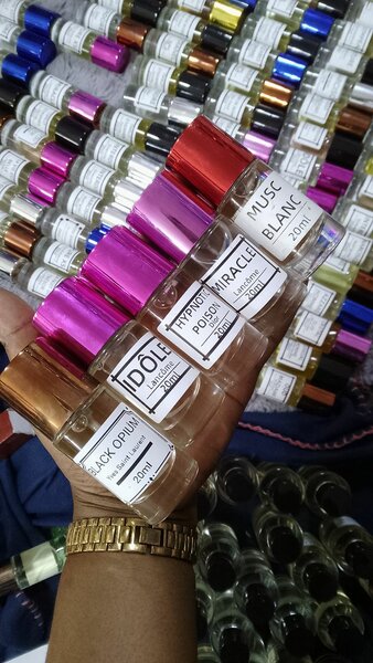 Essence de Parfums brut