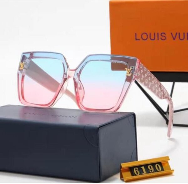 Luxury women sunglasses.300 cedis in  pouch,500 cedis in bra