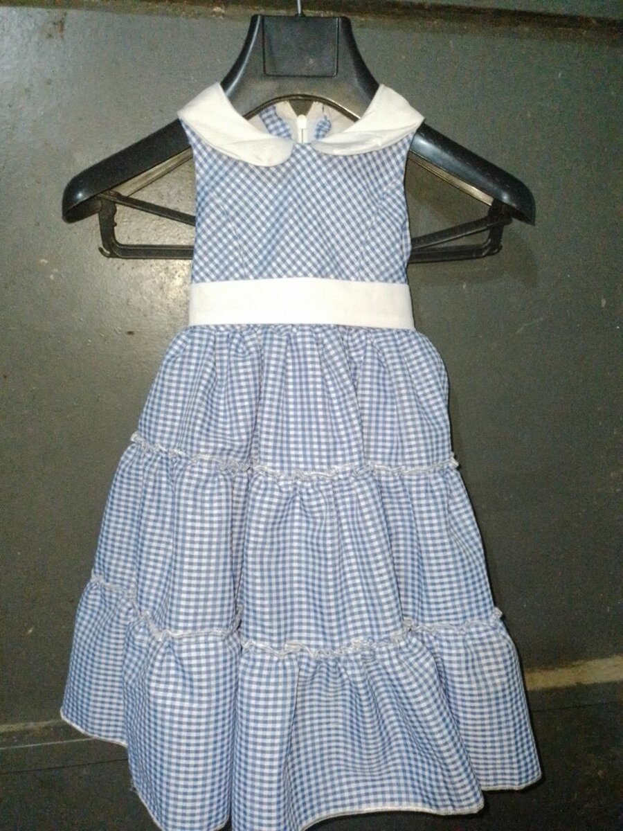 Robe scolaire de la maternelle