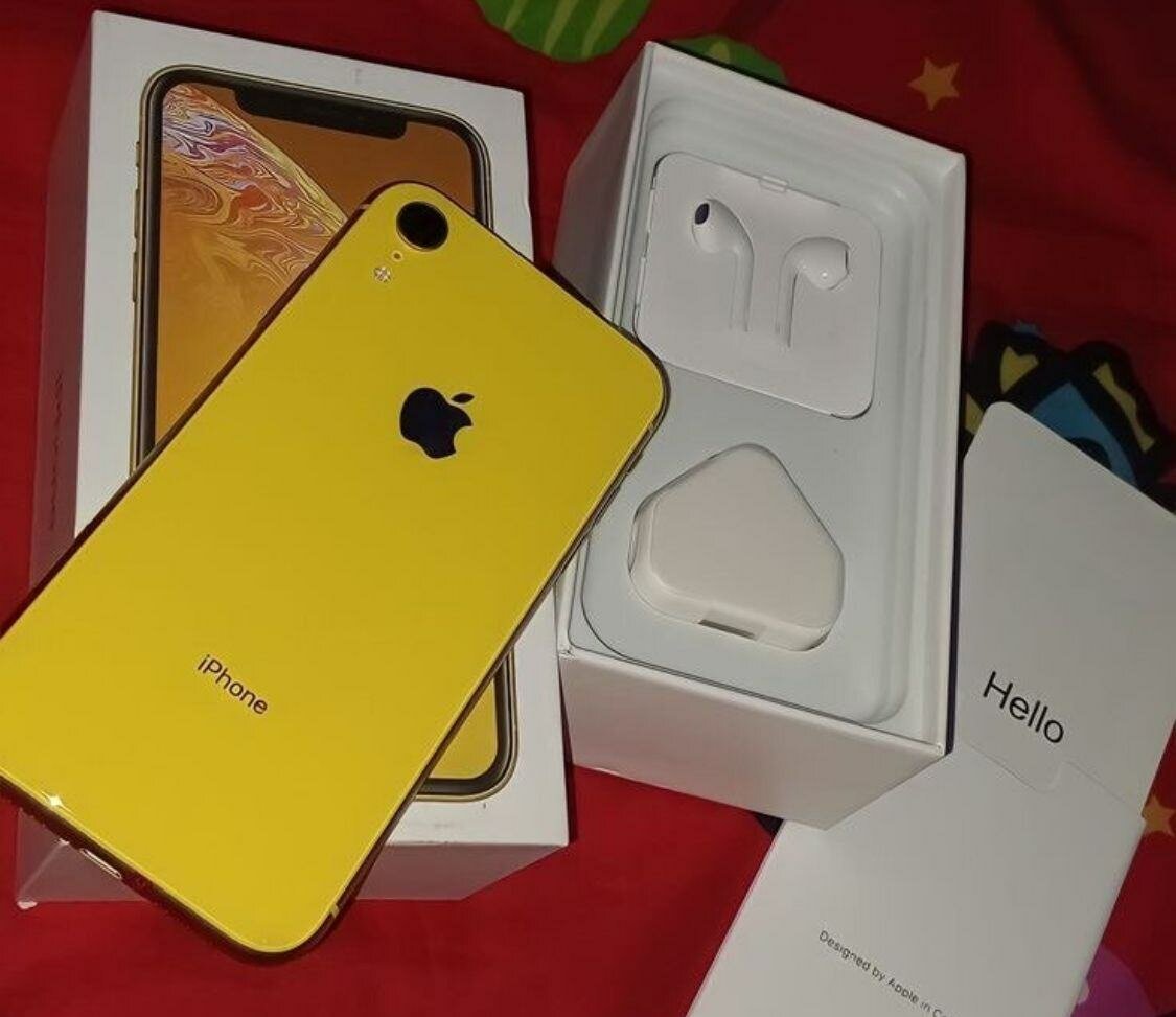 iPhone XR jaune élégant