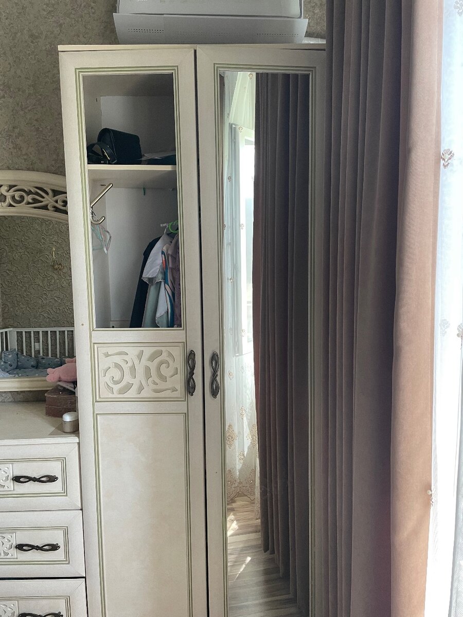 Продается спальный гарнитур