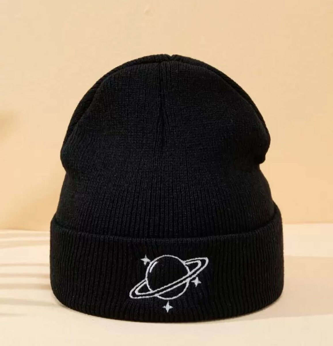 Bonnet Noir Motif Unique