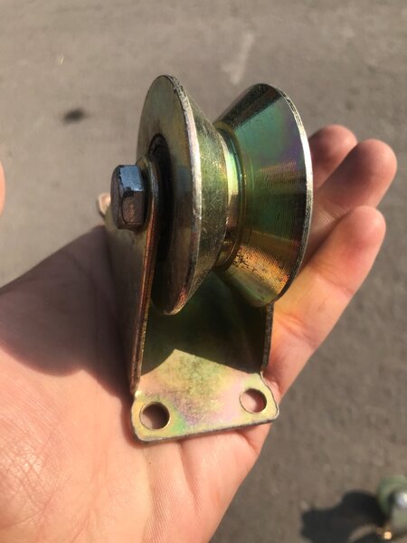 Ролик для уголника